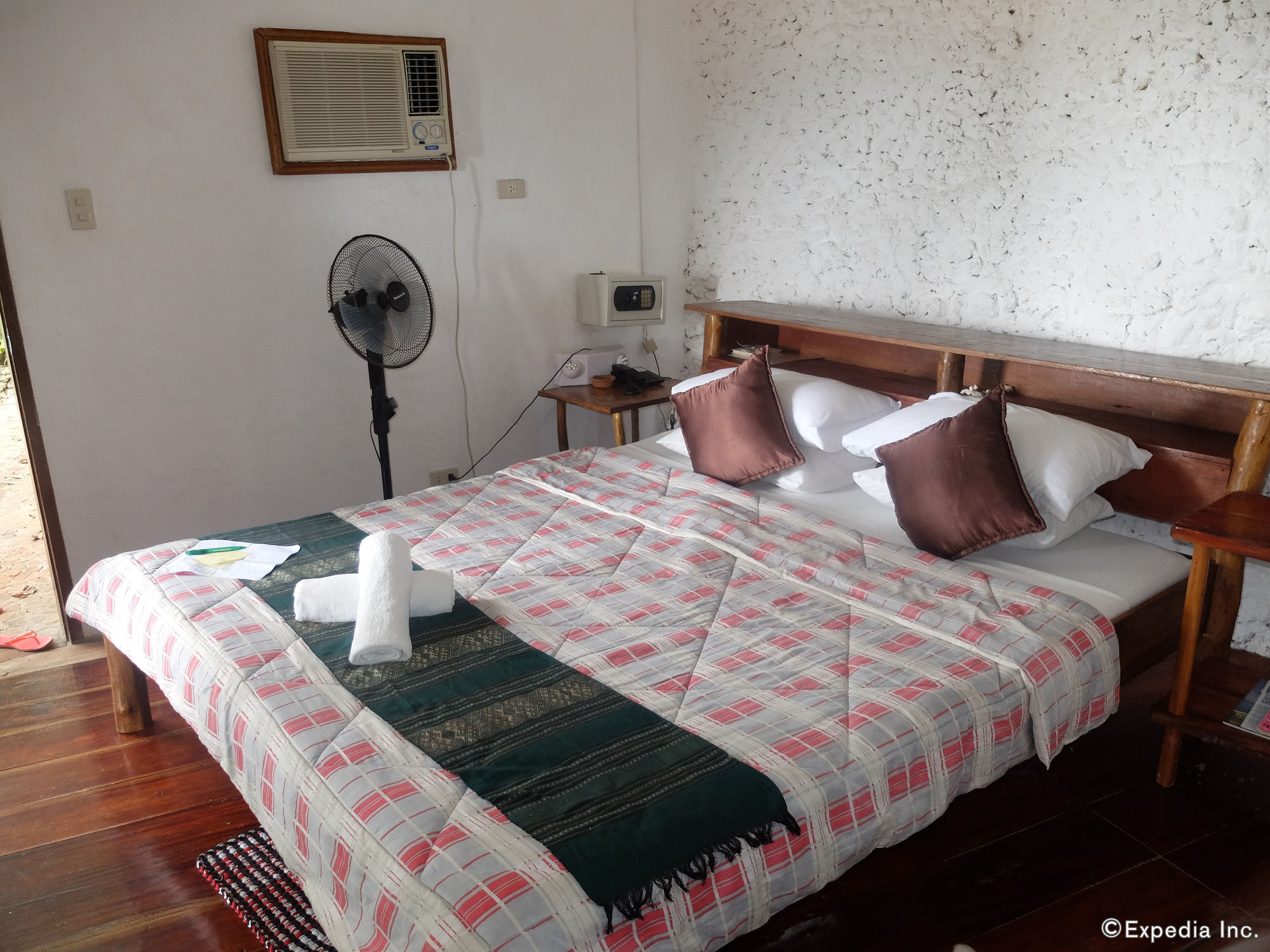 Balinghai Beach Resort Yapak Bagian luar foto